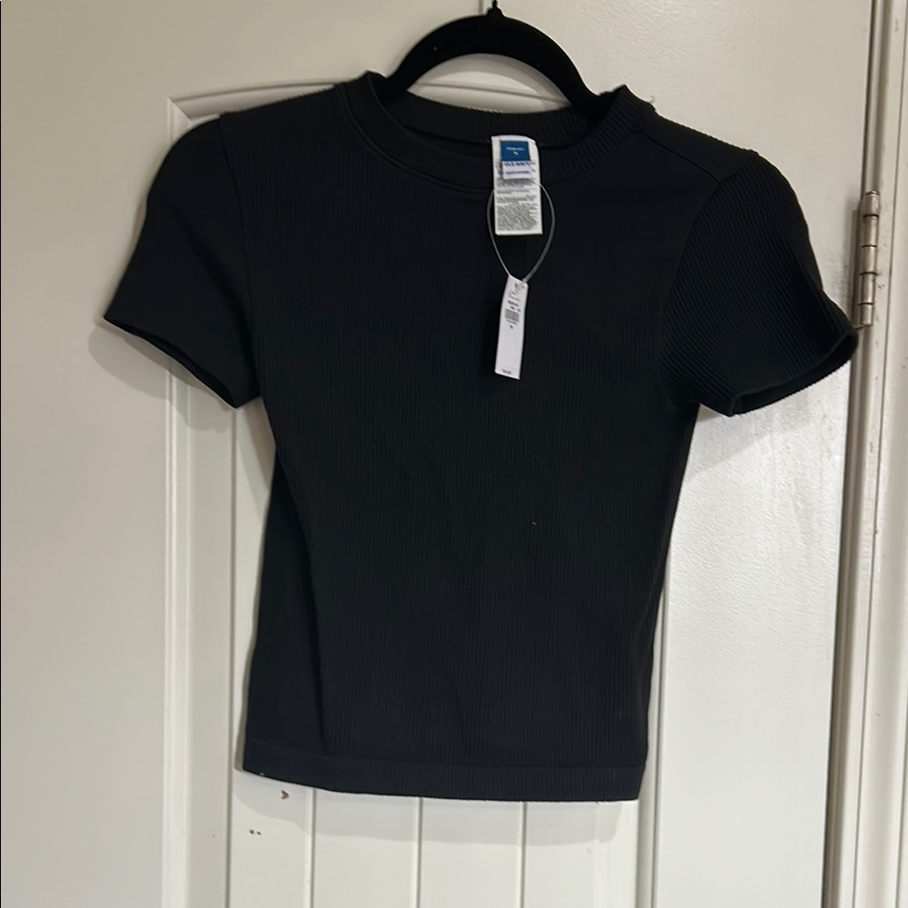 Black Ribbed Seamless Short Sleeve Top